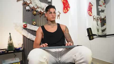 Agustin online show from November 22, 9:47 pm