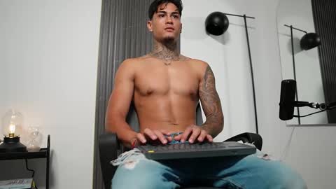 Agustin online show from October 4, 12:05 am