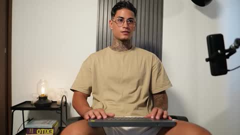 Agustin online show from October 20, 8:57 pm