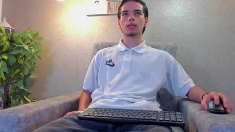 axel  online show from January 15, 11:47 am