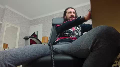 Snapshot of axelcolton chatting on December 23, 6:22 am AxelColton online show from December 23, 6:22 am