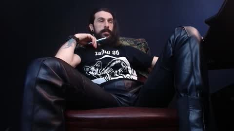 Snapshot of axelcolton chatting on February 21, 10:50 am AxelColton online show from February 21, 10:50 am