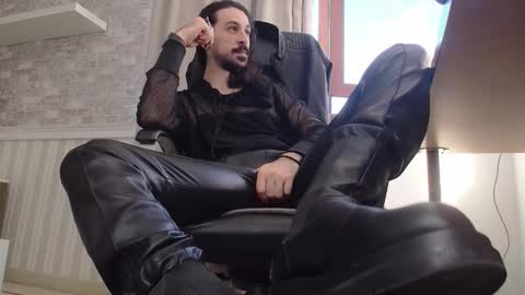 AxelColton online show from October 17, 10:30 am