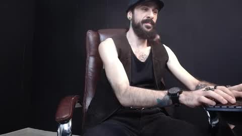 Snapshot of axelcolton chatting on February 12, 6:19 am AxelColton online show from February 12, 6:19 am