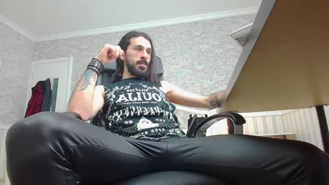 Snapshot of axelcolton chatting on December 21, 6:09 am AxelColton online show from December 21, 6:09 am