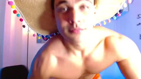 Snapshot of axell_dior chatting on February 10, 4:47 pm axell online show from February 10, 4:47 pm