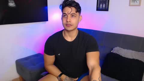 Snapshot of axell_dior chatting on October 12, 8:58 pm axell online show from October 12, 8:58 pm