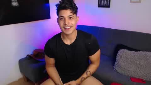 Snapshot of axell_dior chatting on September 10, 3:32 pm axell online show from September 10, 3:32 pm