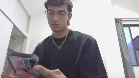 Axel  online show from February 2, 11:11 pm