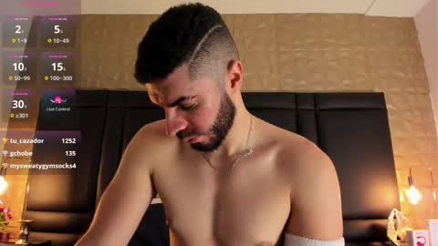 Axel Thompsom online show from October 11, 2:10 pm