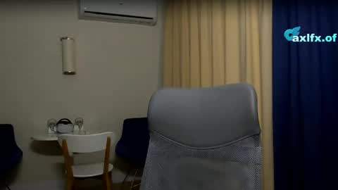 Axl online show from April 11, 8:12 pm