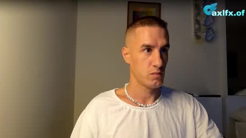 Axl online show from October 20, 8:35 pm