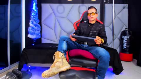 Ayden Miller online show from December 13, 2:43 am