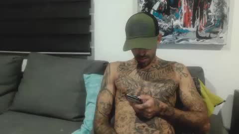 BadCouple  online show from September 12, 3:28 am