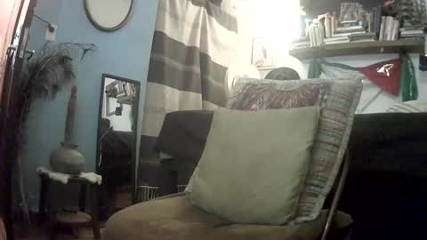 Snapshot of badhombremx chatting on September 15, 3:08 am Mexican livin Off the Wall online show from September 15, 3:08 am