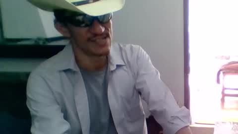 Snapshot of badhombremx chatting on March 8, 10:02 pm Mexican livin Off the Wall online show from March 8, 10:02 pm