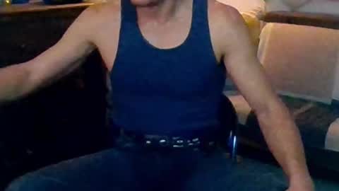 Snapshot of badhombremx chatting on February 24, 4:27 am Mexican livin Off the Wall online show from February 24, 4:27 am