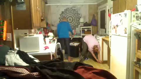 StillPoPimpin online show from December 7, 11:29 am