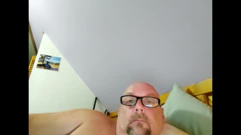 bananatwins1 online show from February 13, 11:37 pm