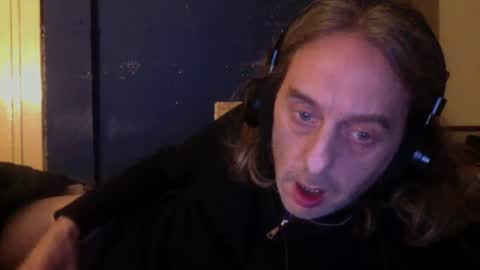 Snapshot of bangintoleather chatting on January 10, 2:46 am bangintoleather online show from January 10, 2:46 am