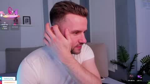 ENRIQUE online show from April 18, 5:42 am