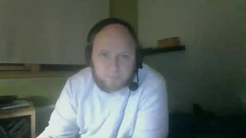Snapshot of bart_poland chatting on February 19, 2:33 am bart_poland online show from February 19, 2:33 am