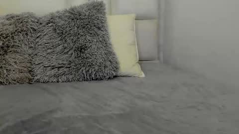 Bastian Independent Model online show from September 14, 11:12 am