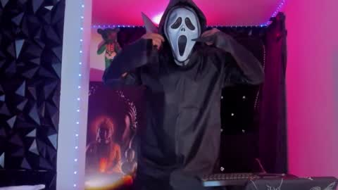 bastian online show from October 31, 5:31 am