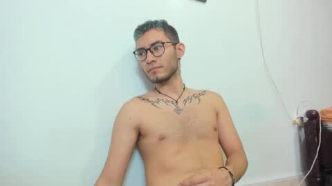 alex independent model   ig bbalexmoon online show from December 9, 3:12 pm