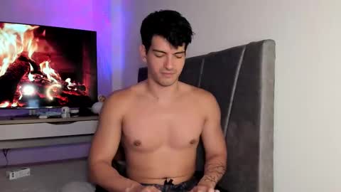 Valentino online show from October 19, 10:57 pm