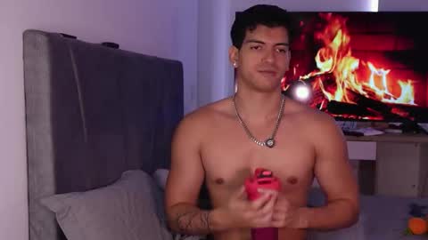 Valentino online show from February 3, 9:20 pm