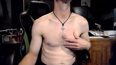 bchillin28 online show from November 6, 7:06 pm