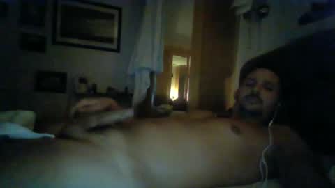 Snapshot of bearboudior chatting on March 8, 2:21 am bearboudior online show from March 8, 2:21 am