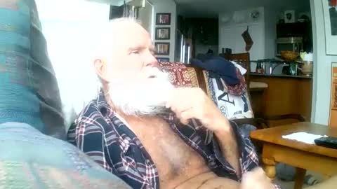 beardbushy online show from March 4, 7:43 pm
