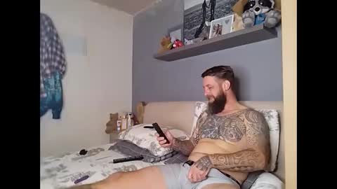 beardedtattedguy online show from September 17, 8:26 am