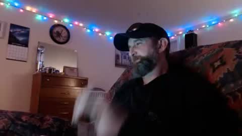 Beetee77 online show from October 4, 5:23 am