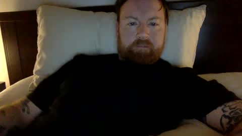 Snapshot of beewolf25 chatting on December 13, 2:43 am Beewolf online show from December 13, 2:43 am