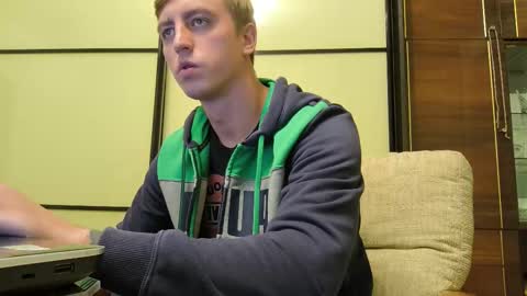 Snapshot of behindclosedeyes chatting on October 27, 5:37 pm Igor online show from October 27, 5:37 pm