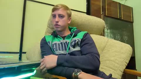 Snapshot of behindclosedeyes chatting on October 28, 5:48 pm Igor online show from October 28, 5:48 pm