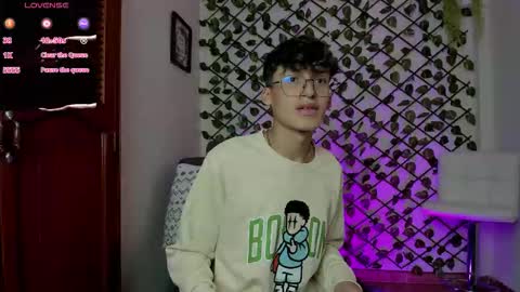 Neon online show from December 22, 7:11 pm