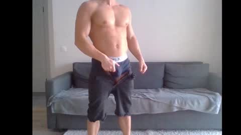 Snapshot of beniamain chatting on January 12, 11:39 am Alan online show from January 12, 11:39 am