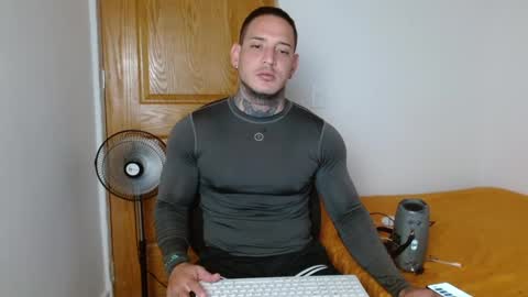 benjamin_isaac online show from March 3, 12:23 am