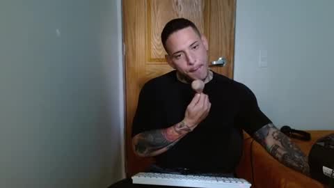 benjamin_isaac online show from February 26, 9:35 pm