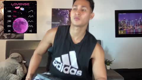 Snapshot of benjamincooperk1 chatting on March 8, 11:22 am benjamincooperk online show from March 8, 11:22 am