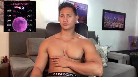 Snapshot of benjamincooperk1 chatting on March 6, 5:33 pm benjamincooperk online show from March 6, 5:33 pm