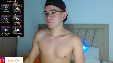 Snapshot of benny__1 chatting on January 26, 12:01 pm ben online show from January 26, 12:01 pm