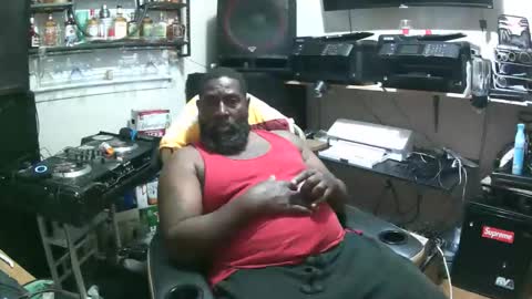 bernard0827 online show from May 24, 12:27 am