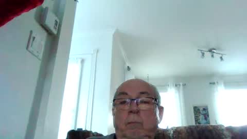 bernard1102 online show from December 6, 2:17 pm