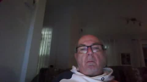 bernard1102 online show from December 10, 11:22 am