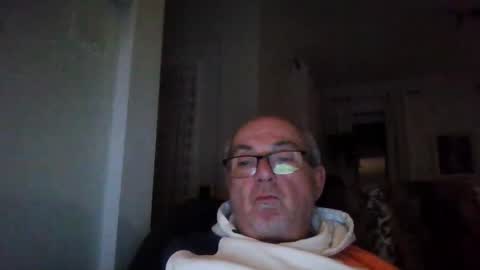 bernard1102 online show from December 30, 3:47 am